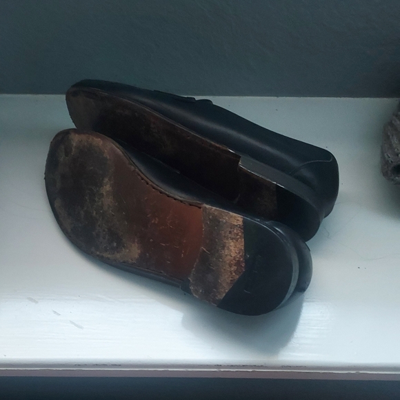 Salvatore Ferragamo Black and Gold Loafers with Signature Hardware. - Picture 8 of 9